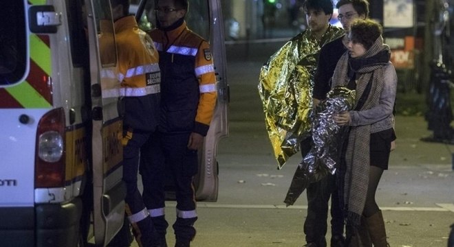 Atentados em Paris no ano de 2015 deixaram mais de 130 mortos