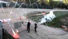 Manifestantes atacam centro de polícia nos EUA com fogos de artificio e coquetéis molotov