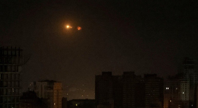 Rússia usou drones para realizar um ataque noturno contra a capital da Ucrânia, Kiev