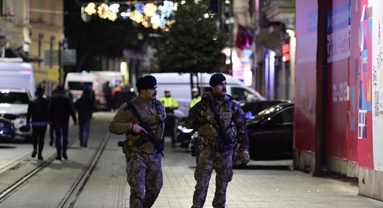  Seis pessoas morreram em um atentado no centro de Istambul, na Turquia