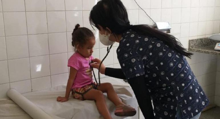 Hospitais de São Paulo veem alta de 'gripe' associada a conjuntivite em crianças