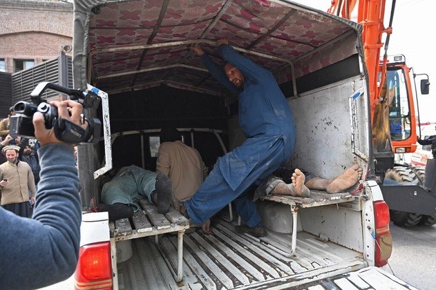 Após vários anos de uma calma relativa, o braço paquistanês dos talibãs, TTP (Tehreek-e-Taliban Pakistan), o EI-K e grupos separatistas baluches voltaram a executar atentados