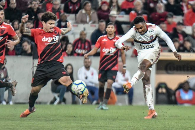 Athletico Tem Tres Gols Anulados E Fica No Empate Com Flamengo Esportes R7 Futebol