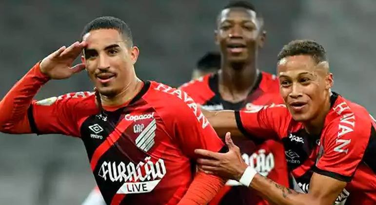 11- Athletico-PR - Valor da marca em 2021: R$ 181 milhões - Valor da marca em 2020: R$ 312 milhões - Variação: -42%