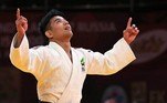 O judoca Charles Chibana, que atua como treinador da seleção israelense feminina e disputou as Olimpíadas do Rio em 2016, tenta deixar o país em segurança 
