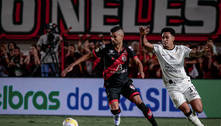 Dois gols atrás, Corinthians busca classificação contra o Atlético-GO