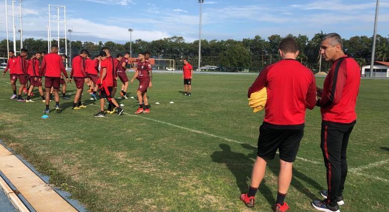 Atlético-GO faz último treino visando o Palmeiras pelo Brasileirão no Allianz Parque