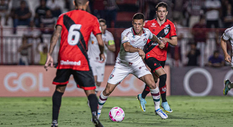 Atlético-GO venceu o Fluminense na noite desta quarta-feira (5)