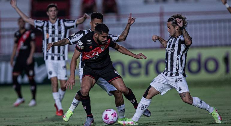 Time goiano venceu o líder do Brasileirão de virada