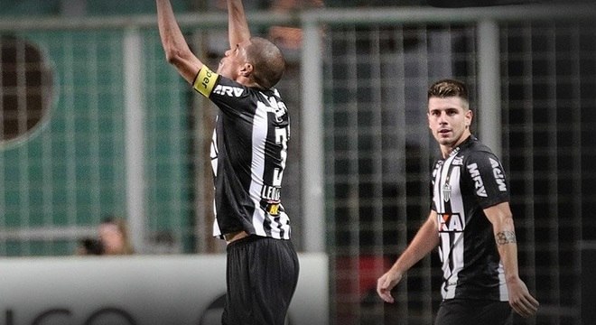 Grêmio mostra força, vence o Atlético-MG em BH e cola no G4 - Lance - R7  Futebol