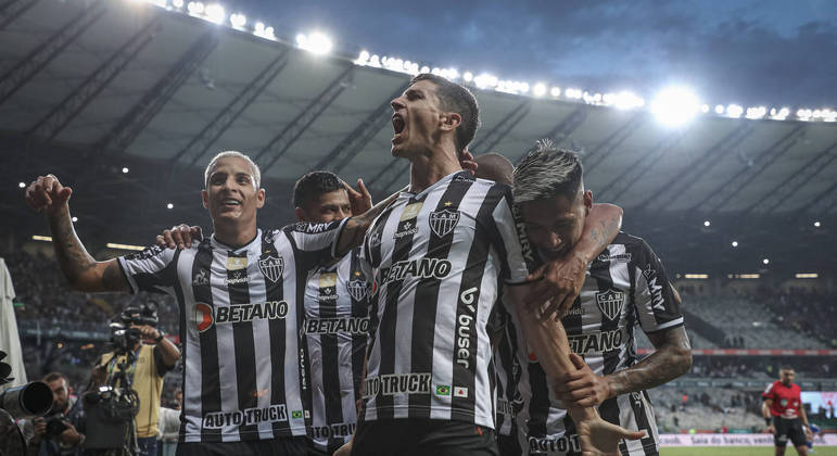 Galo vence o Cruzeiro por 3 a 1 e se sagra tricampeão do Mineiro

