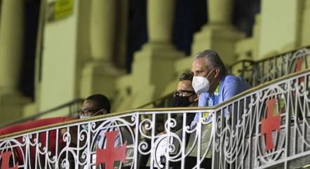 Tite esteve  em São Januário para acompanhar o jogo