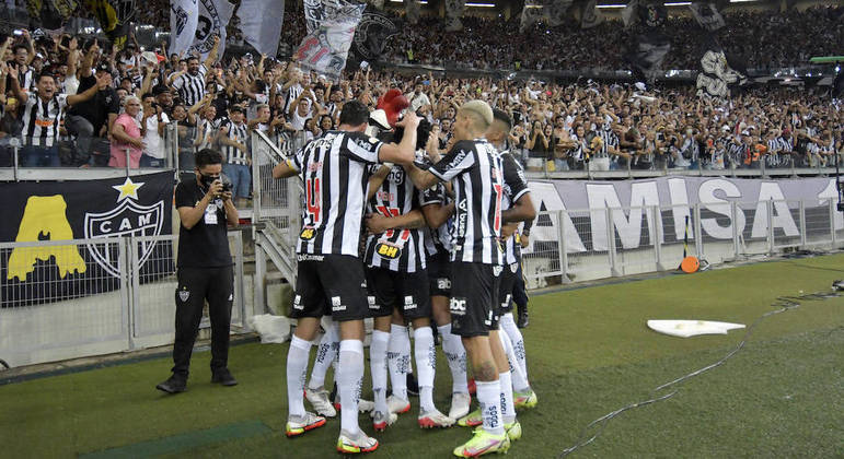 Diego Costa, Keno e Hulk fizeram a festa dos mais de 58 mil torcedores atleticanos no Mineirão