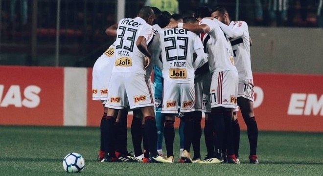 Derrota tirou a liderança do São Paulo no Campeonato Brasileiro 