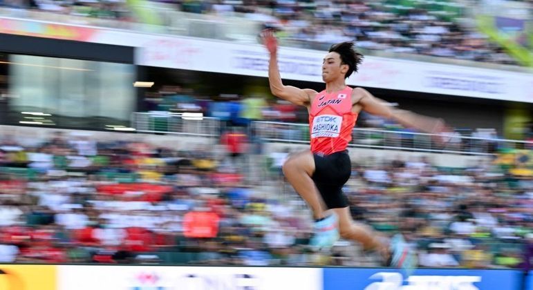 Atleta japonês compete no mundial de atletismo neste domingo (17)