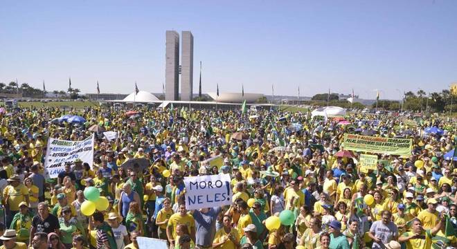 Manifestantes protestam em pelo menos 312 cidades brasileiras
