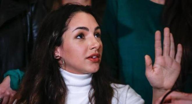 A atriz Thelma Fardin acusa Darthés de estupro