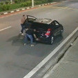 Motorista arranca placa do carro e atropela jovem em Suzano (Reprodução/Record TV)