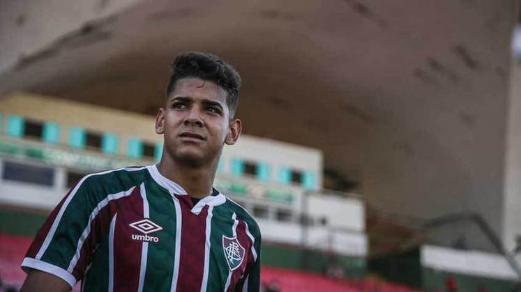 Atualmente lesionado, João Neto, de 18 anos, jogou uma vez no Carioca e chegou a ser utilizado em duas partidas do Brasileirão. Tirando isso, atuou por Sub-20 e Sub-23. Ele tem contrato até 30/06/2024.