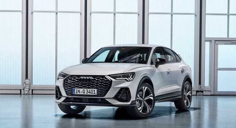 Transmissão é automática de oito posições e a tração é integral quattro