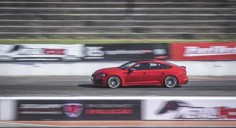 Testamos o RS5 durante o evento de lançamento no autódromo de Velopark no Rio Grande do Su