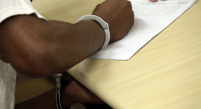 Audiência de custódia é uma das formas de reduzir presos provisórios