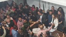 Audiência pública termina em briga generalizada entre deputados, em Taboão da Serra (SP)