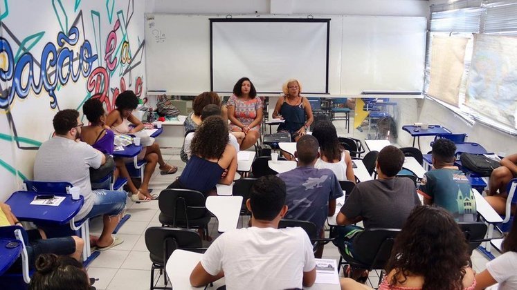 Saiba quais são os cursinhos populares com vagas abertas para se ...