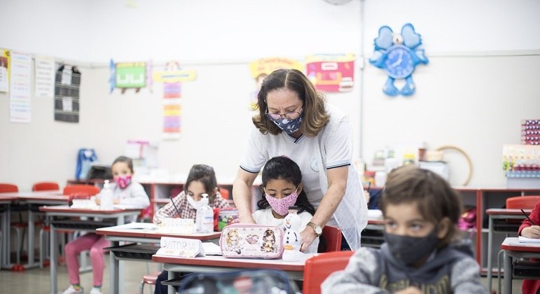 Ação é para garantir treinamento aos professores e atuação personalizada aos alunos