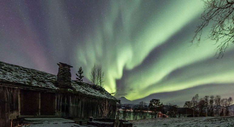 Aurora boreal: o que é esse fenômeno que ilumina o céu à noite - Notícias -  R7 Tecnologia e Ciência