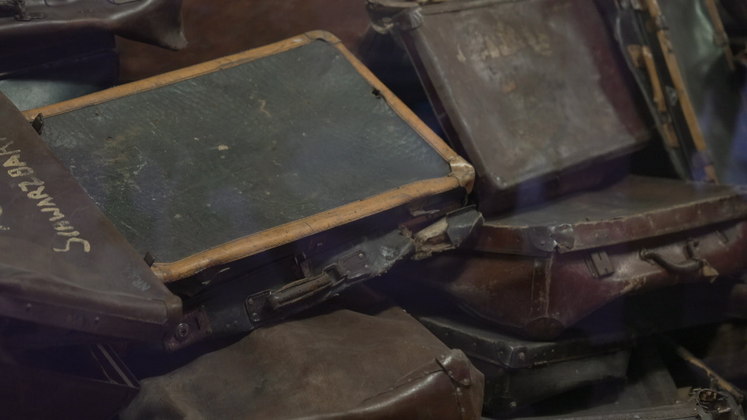 Ainda hoje, em Auschwitz, há outros objetos que pertenciam aos judeus assassinados, como malas, relógios e brinquedos infantis