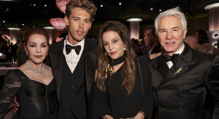 Lisa (ao centro) com Priscilla, o autor Austin Butler e o diretor Baz Luhrmann no evento de premiação do Globo de Ouro apenas  alguns dias antes de sua morte