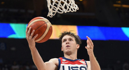 Austin Reaves em ação pela seleção dos EUA de basquete

