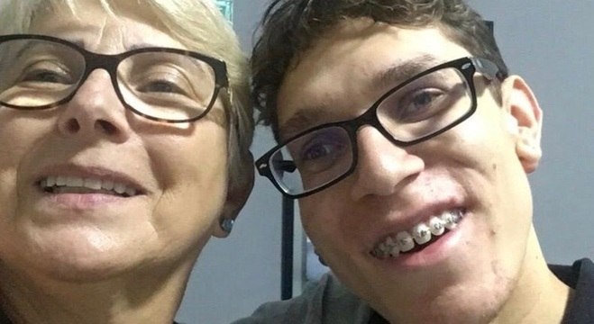 João Henrique e a mãe, Adeline, cobram respeito às pessoas com deficiência