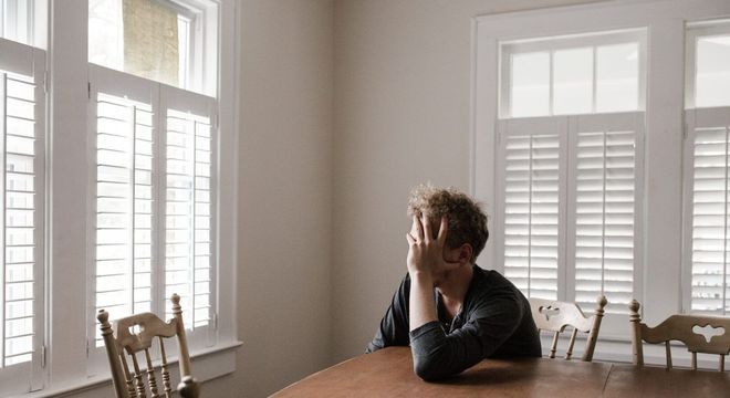 Autofobia, o que é? Origem, sintomas e tratamentos do medo da solidão