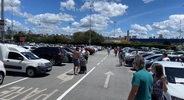 Formato é pioneiro de aproximar compradores e vendedores de carros sem intermediários
