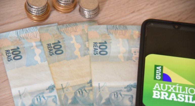 Em novembro, o programa terá valor médio de R$ 226 e será pago entre os dias 17 e 30 