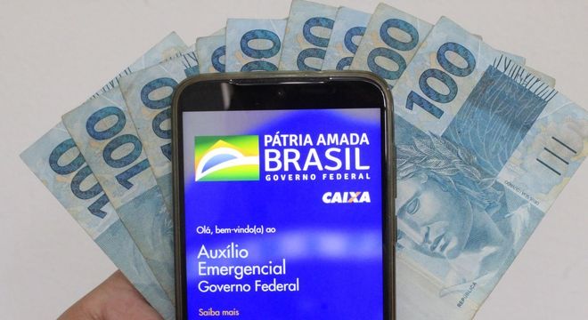 Prorrogação do auxílio prevê parcelas de R$ 300 até dezembro