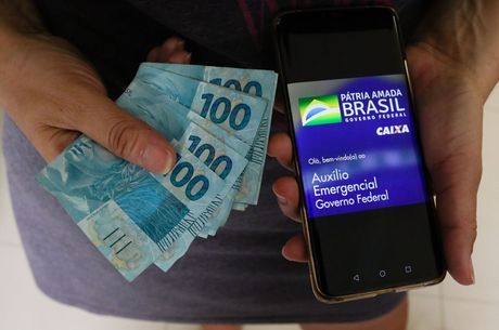 Auxílio que começou em 600, agora é de R$ 300