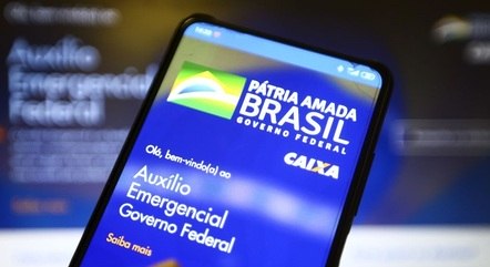 Auxílio emergencial dará espaço ao Auxílio Brasil