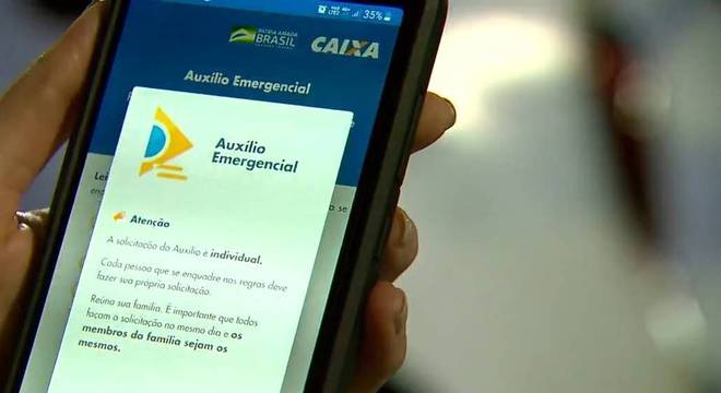 Dois homens são presos em flagrante ao sacarem valores do auxílio emergencial