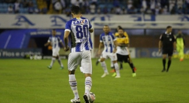 Avaí e Criciúma se enfrentaram pelo Campeonato Brasileiro Série B