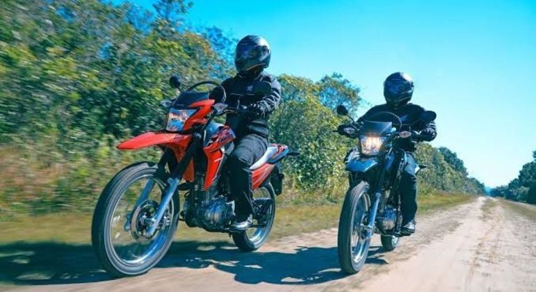Moto conta com partida elétrica e freio a disco nas duas rodas