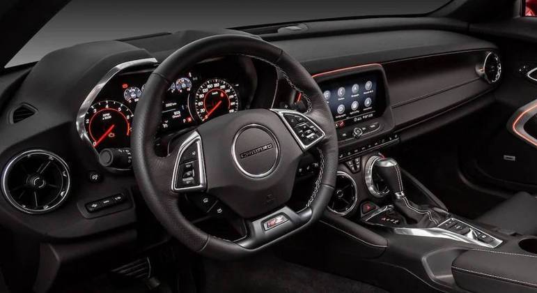 Camaro apresenta Wi-Fi a bordo, sistema de som premium Bose e espelhamento para Android Auto e Apple CarPlay