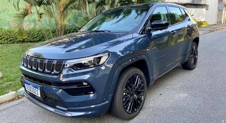 SUV médio ganhou a versão híbrida plug-in Compass 4xe negociada por R$ 347.300