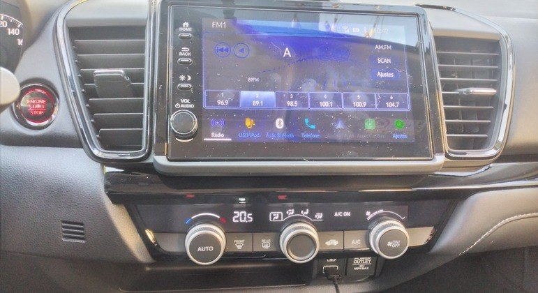 Central permite fazer conexão via Bluetooth com smartphone