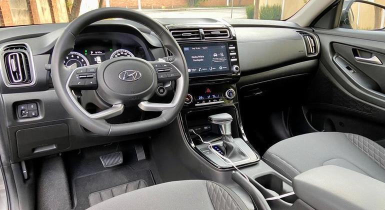 Modelo traz multimídia de 8 polegadas com Apple CarPlay e Android Auto