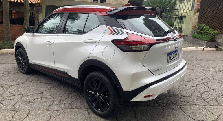 Na faixa de R$ 122 mil o Kicks é o crossover mais equipado do segmento