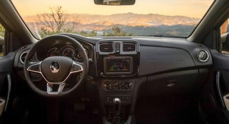 Mesmo bem equipado o Stepway tem pontos de atenção como a multimídia de 7 polegadas com Android Auto e Apple CarPlay com fio