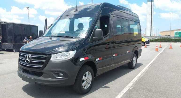 Mercedes-Benz Sprinter tem tração traseira e direção elétrica